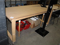 Verrijdbare werktafel met afmeting 200 x 80 x 90 cm. - afbeelding 1 van  3