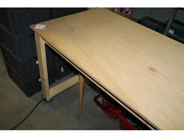 Verrijdbare werktafel met afmeting 200 x 80 x 90 cm. - afbeelding 3 van  3