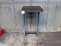 Verrijdbare werktafel met afmeting 55 x 65 x 113 cm. - afbeelding 1 van  2