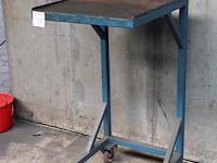 Verrijdbare werktafel met afmeting 55 x 65 x 113 cm. - afbeelding 2 van  2