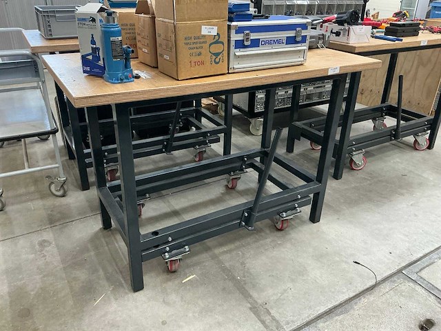 Verrijdbare werktafel - afbeelding 1 van  4