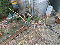 Verroest antiek kinderbed - afbeelding 2 van  3