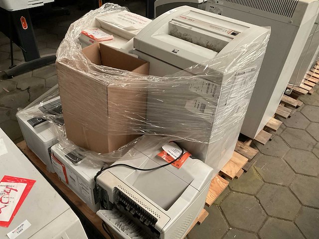 Verschillende apparaten (5x) - afbeelding 1 van  2