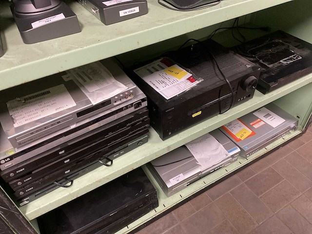 Verschillende audioapparatuur (8x) - afbeelding 1 van  3