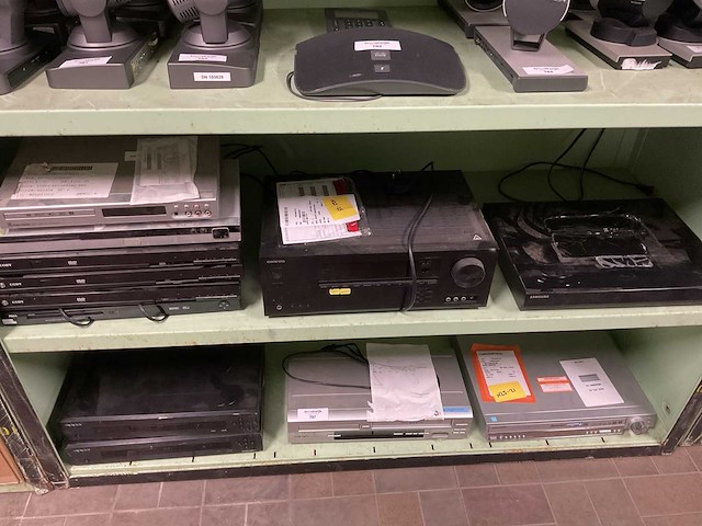 Verschillende audioapparatuur (8x) - afbeelding 2 van  3