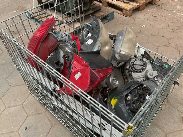 Verschillende autolamp units - afbeelding 1 van  4