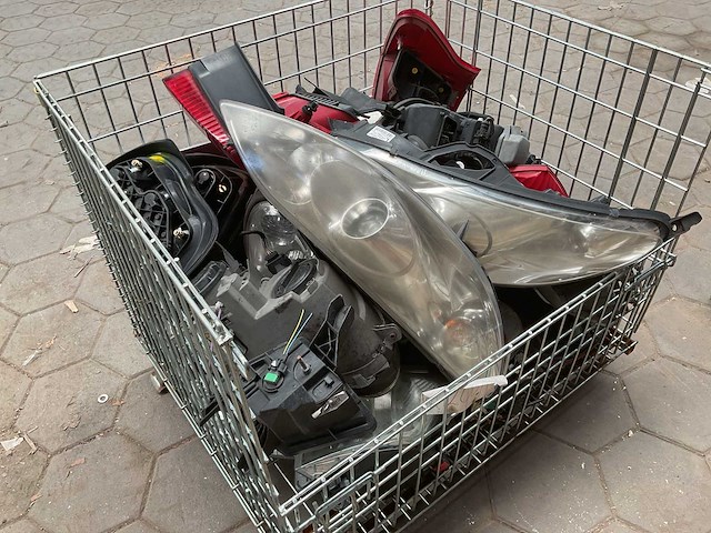 Verschillende autolamp units - afbeelding 4 van  4