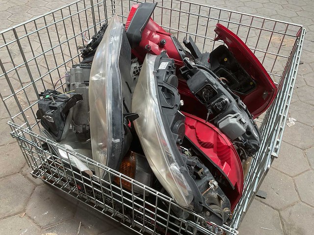 Verschillende autolamp units - afbeelding 3 van  4