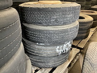 Verschillende banden (4x) - afbeelding 1 van  3