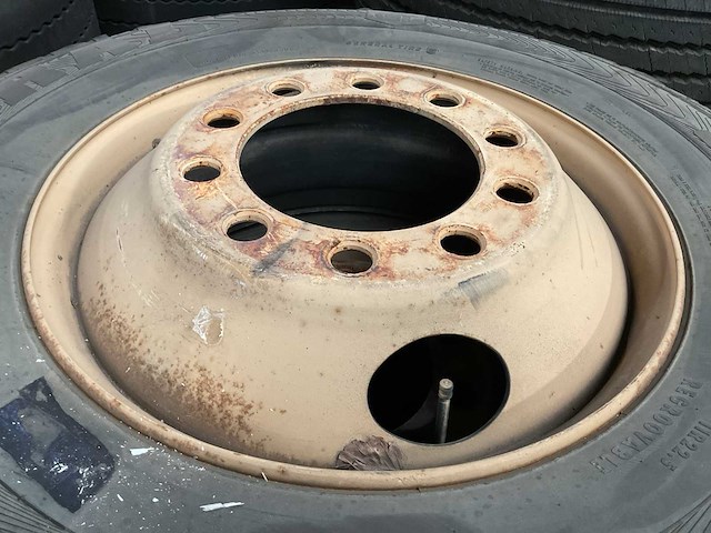 Verschillende banden (4x) - afbeelding 2 van  3