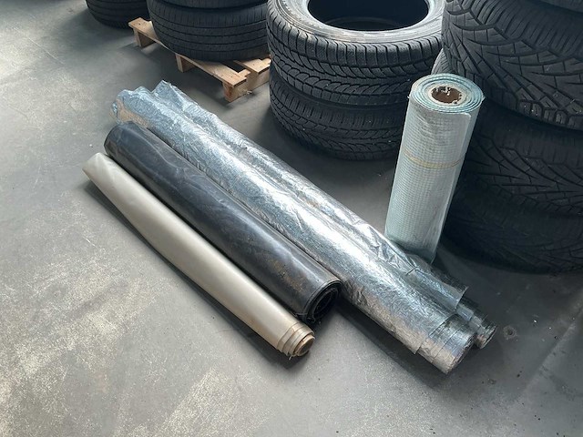 Verschillende bouw en afdekmateriaal - afbeelding 2 van  3
