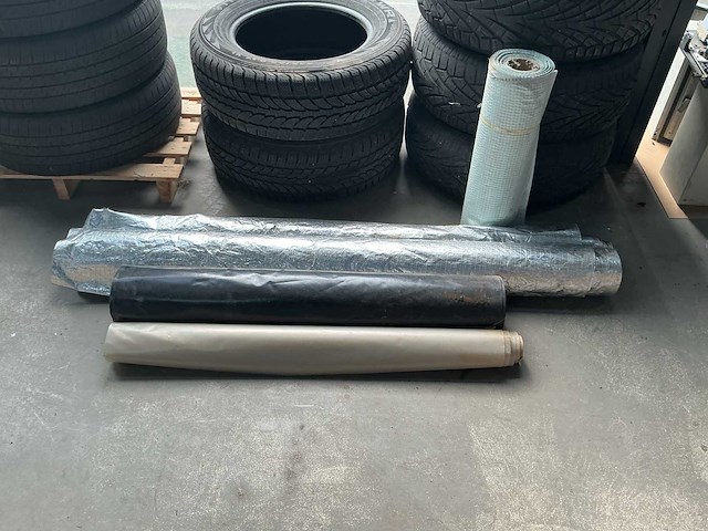 Verschillende bouw en afdekmateriaal - afbeelding 3 van  3