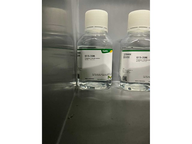 Verschillende chemische stoffen - afbeelding 5 van  7