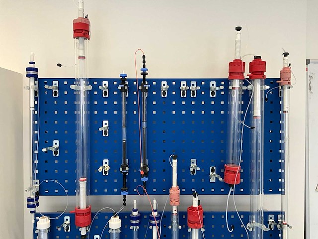Verschillende chromatografiekolommen - afbeelding 3 van  5