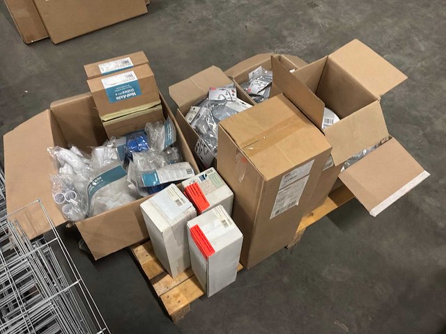 Verschillende dozen accessoires en aansluit materiaal. (9x) - afbeelding 3 van  11
