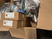 Verschillende dozen accessoires en aansluit materiaal. (9x) - afbeelding 7 van  11