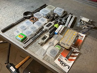 Verschillende draadsnij gereedschappen - afbeelding 1 van  3