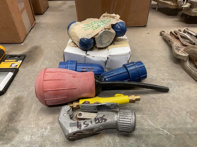 Verschillende gereedschappen (11x) - afbeelding 2 van  3