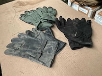 Verschillende gloves (3x) - afbeelding 2 van  3
