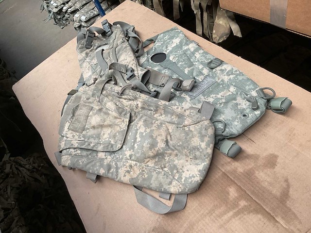 Verschillende hydration carriers (3x) - afbeelding 1 van  3