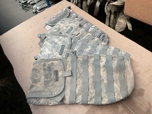 Verschillende hydration carriers (4x) - afbeelding 2 van  3