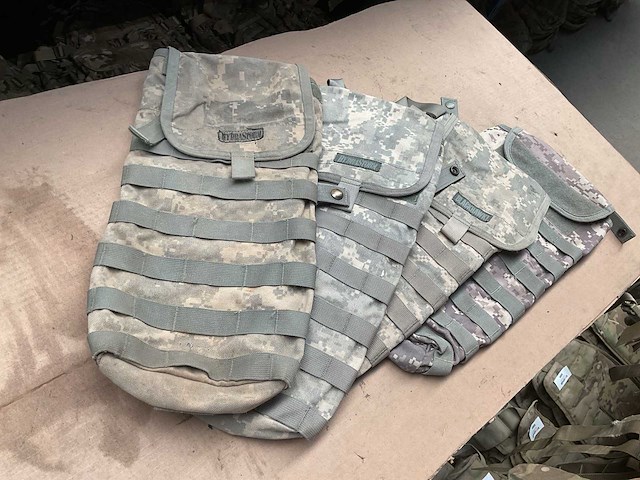 Verschillende hydration carriers (4x) - afbeelding 3 van  3