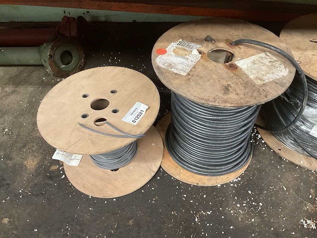 Verschillende kabels (2x) - afbeelding 1 van  5