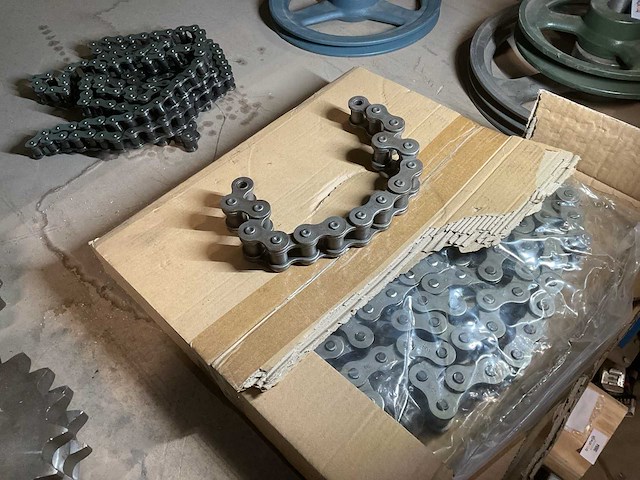 Verschillende kettingen (3x) - afbeelding 1 van  2