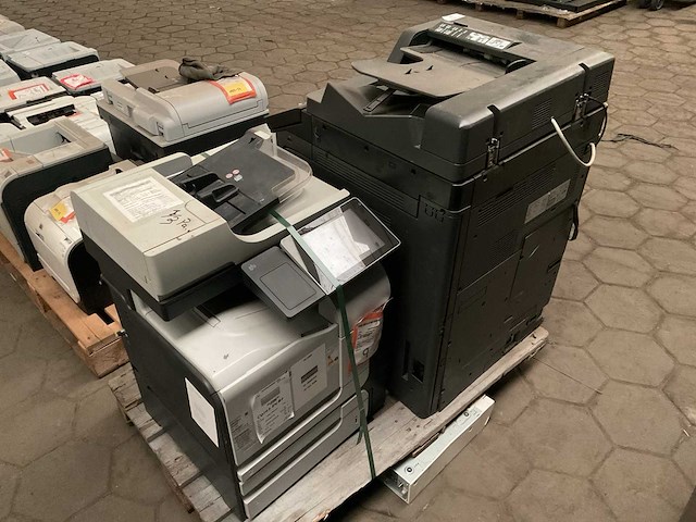Verschillende kopieermachines (2x) - afbeelding 3 van  4