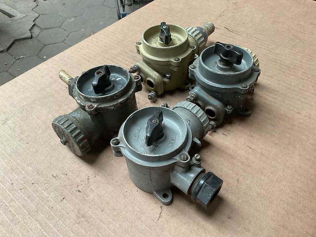 Verschillende marine vintage switches (4x) - afbeelding 3 van  3