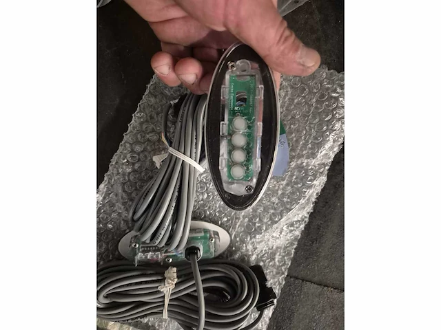 Verschillende onderdelen jacuzzi en buitenspa - afbeelding 3 van  10