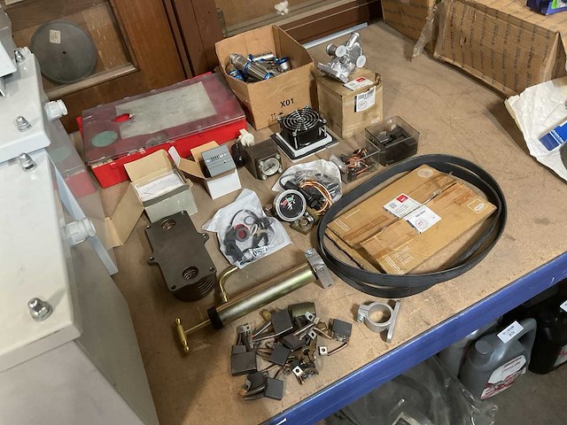 Verschillende onderdelen - afbeelding 1 van  3