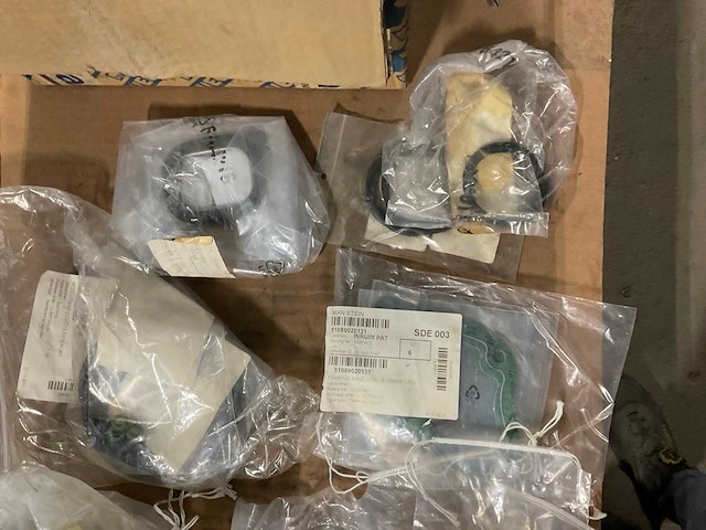 Verschillende onderdelen - afbeelding 4 van  4