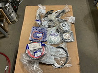 Verschillende onderdelen - afbeelding 1 van  4