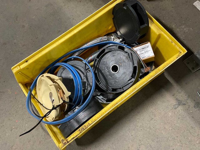 Verschillende onderdelen - afbeelding 1 van  3