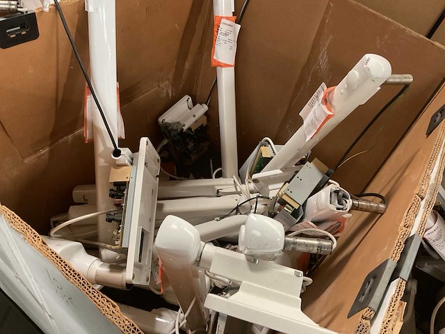 Verschillende onderdelen - afbeelding 1 van  3