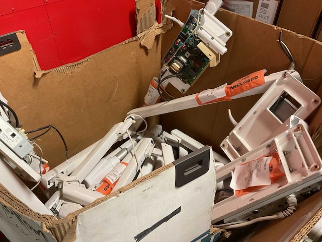 Verschillende onderdelen - afbeelding 1 van  3