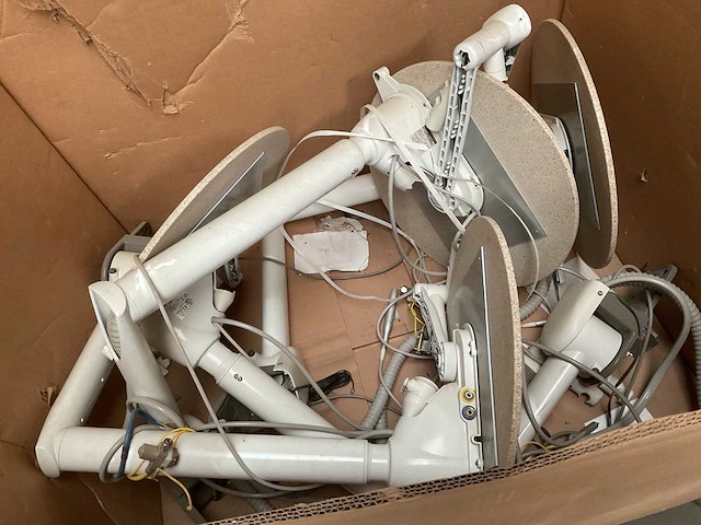 Verschillende onderdelen - afbeelding 1 van  4