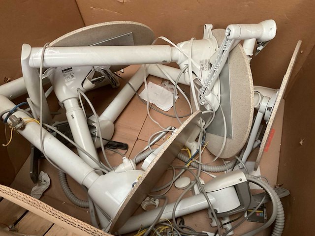 Verschillende onderdelen - afbeelding 2 van  4