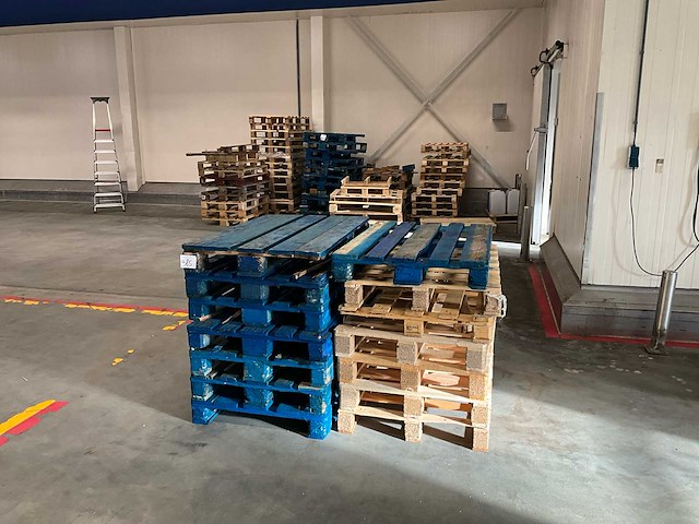 Verschillende pallets - afbeelding 2 van  3