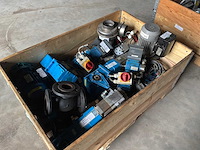 Verschillende pompen / pneumatische cilinders - afbeelding 1 van  4