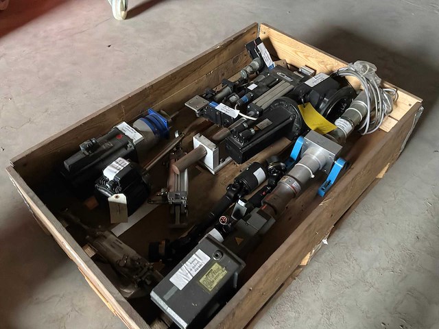 Verschillende pompen / pneumatische cilinders - afbeelding 4 van  4