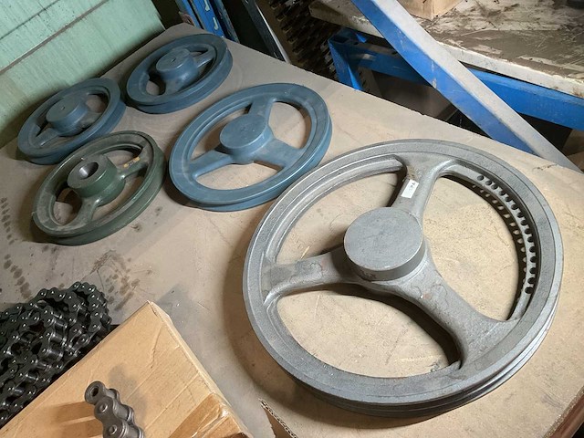 Verschillende pulley wielen (5x) - afbeelding 1 van  3