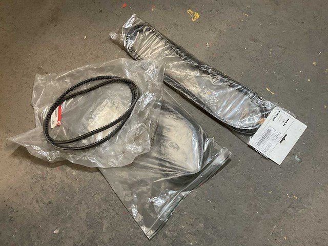 Verschillende riemen (3x) - afbeelding 2 van  2