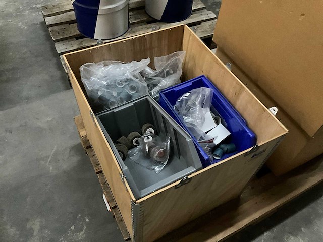 Verschillende schurende metaalbewerkingsproducten - afbeelding 1 van  5