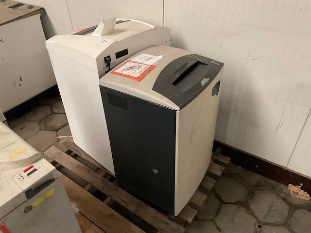 Verschillende shredders (2x) - afbeelding 1 van  1