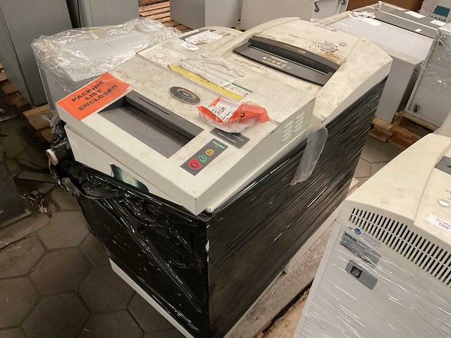 Verschillende shredders (4x) - afbeelding 1 van  2