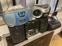 Verschillende stereo apparaten (4x) - afbeelding 1 van  3