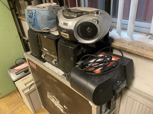 Verschillende stereo apparaten (4x) - afbeelding 3 van  3
