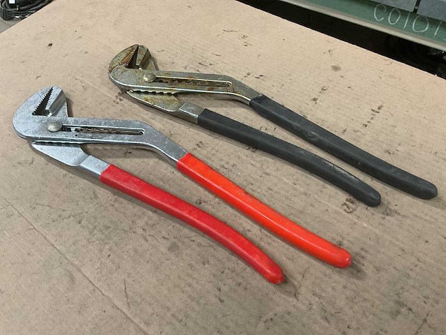 Verschillende waterpomptangen (2x) - afbeelding 2 van  2